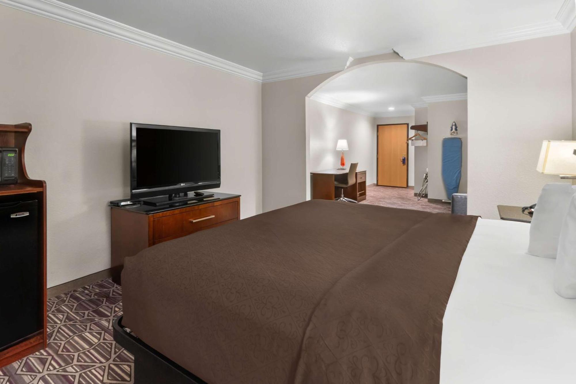 Surestay Plus By Best Western Fort Worth Benbrook Exterior foto